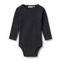 „Wheat Babybody Rib Berti in der Farbe Navy – gerippter Langarmbody aus Bio-Baumwolle in Dunkelblau“