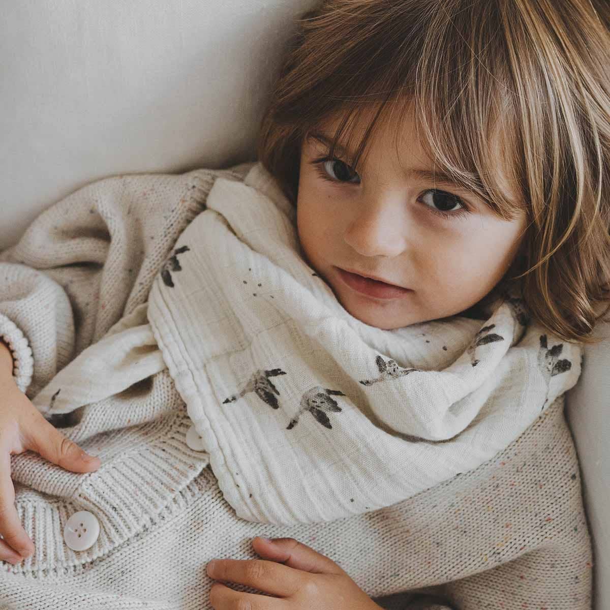 Rose in April Swaddle "Bianca" Gans Grau