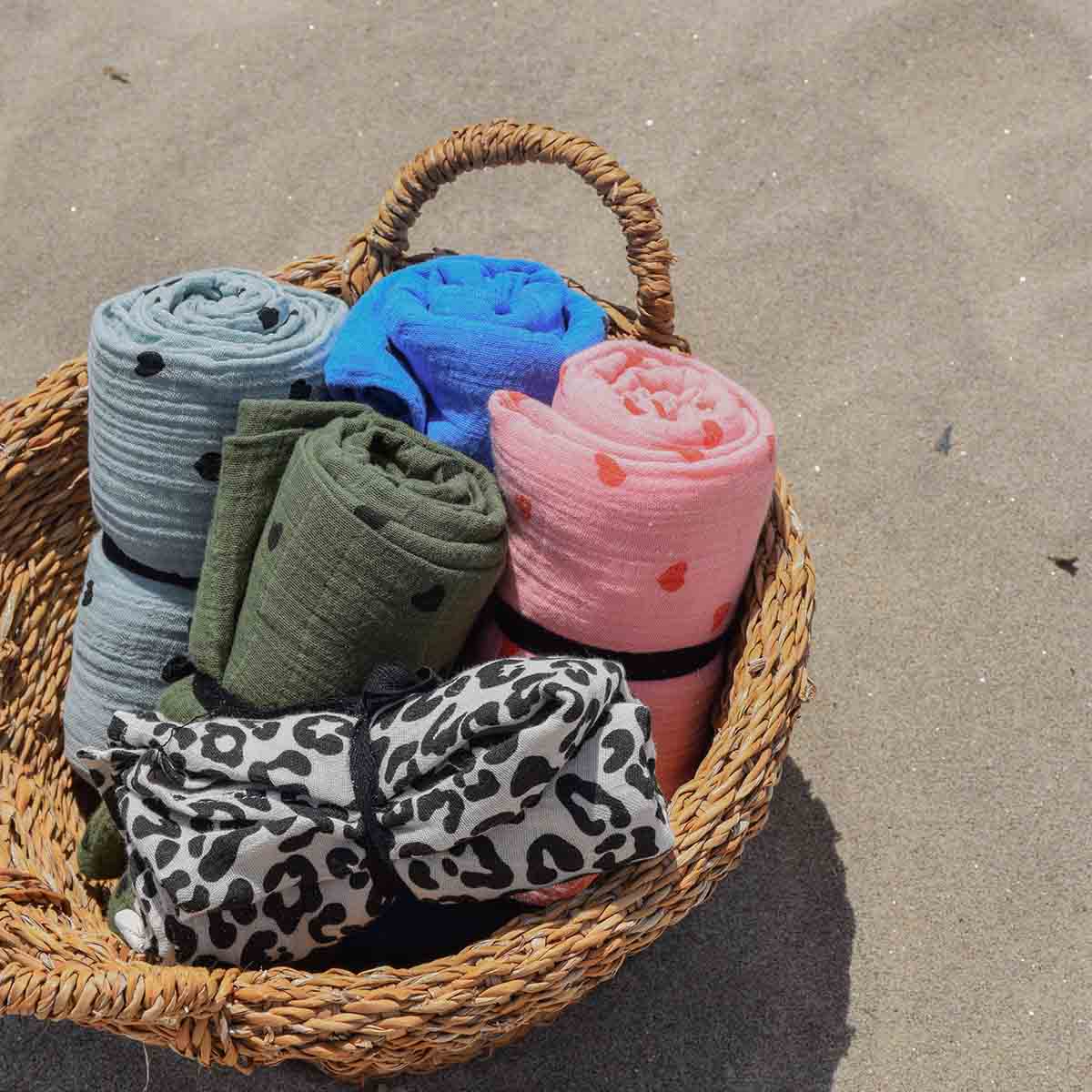 Rose in April Swaddle "Bianca" Herz Grün 110x110