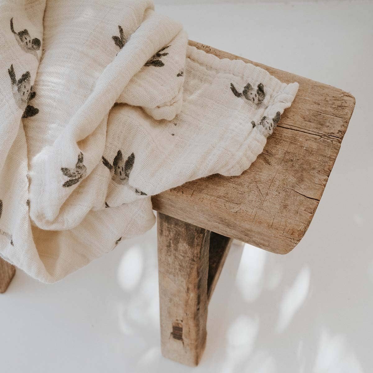 Rose in April Swaddle "Bianca" Gans Grau