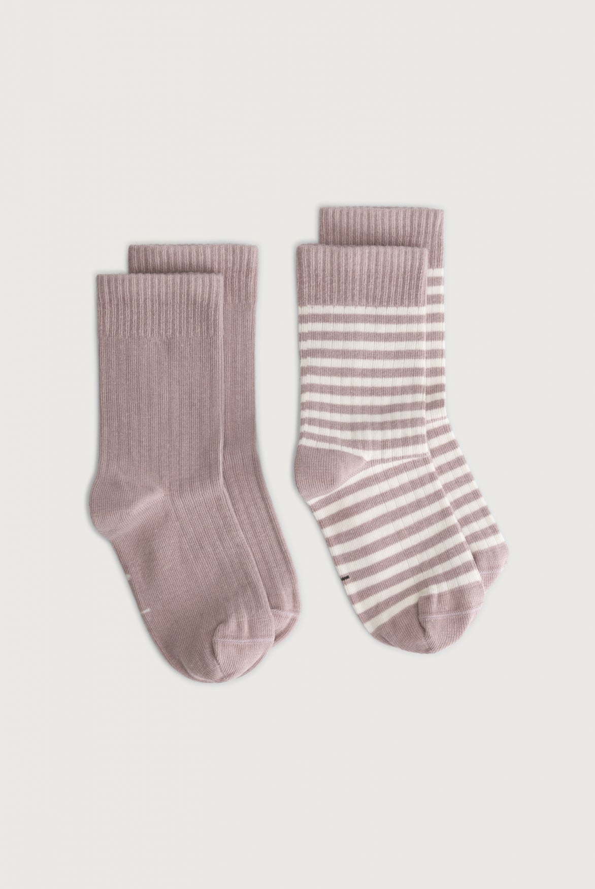 Gray Label Ribbed Socken in Berry-Cream – gerippte Bio-Baumwollsocken für Kinder in Rot-Creme, elastisch & nachhaltig produziert.