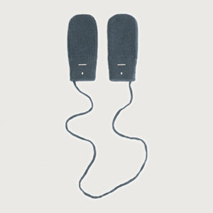 Gray Label Baby Fäustlinge in Blue grey– aus 100 % RWS-zertifizierter Merinowolle. Kratzfrei, warm & perfekt für zarte Babyhände im Winter.