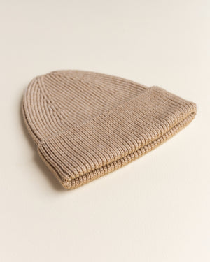 Hvid Adult Beanie "Fonzie" Sand
