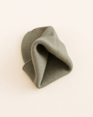 Hvid Newborn Beanie "Fonzie" Artichoke
