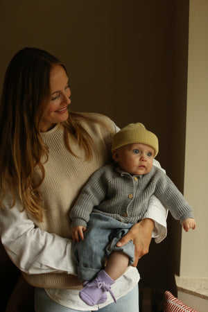 Hvid Newborn Beanie "Fonzie" Light Yellow