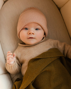 Hvid Newborn Beanie "Fonzie" Rose