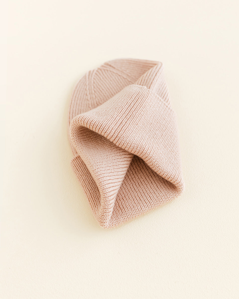 Hvid Newborn Beanie "Fonzie" Apricot