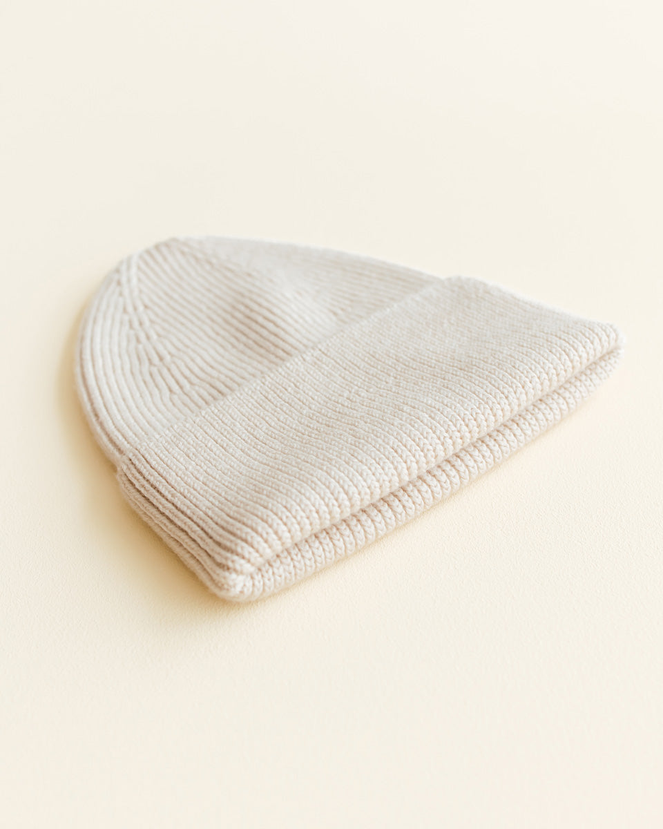 Hvid Newborn Beanie "Fonzie" Cream