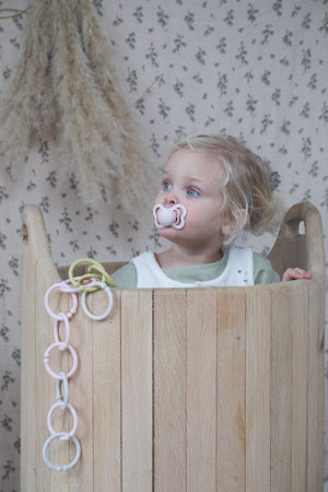 BIBS Loops 12 PACK Blush/Woodchuck/Ivory – flexible und BPA-freie Entwicklungsringe für Babys.