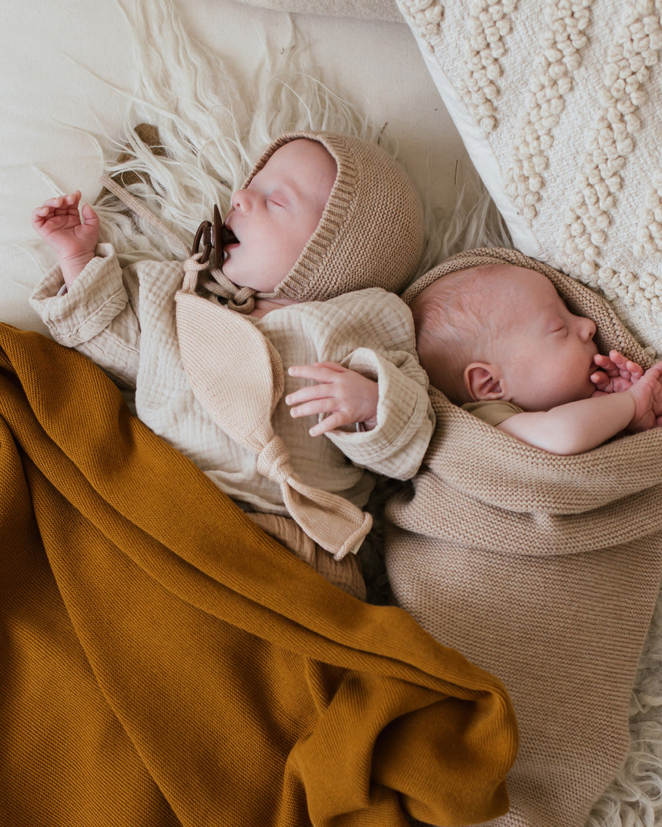 Hvid Baby Strickmütze "Dolly" Sand