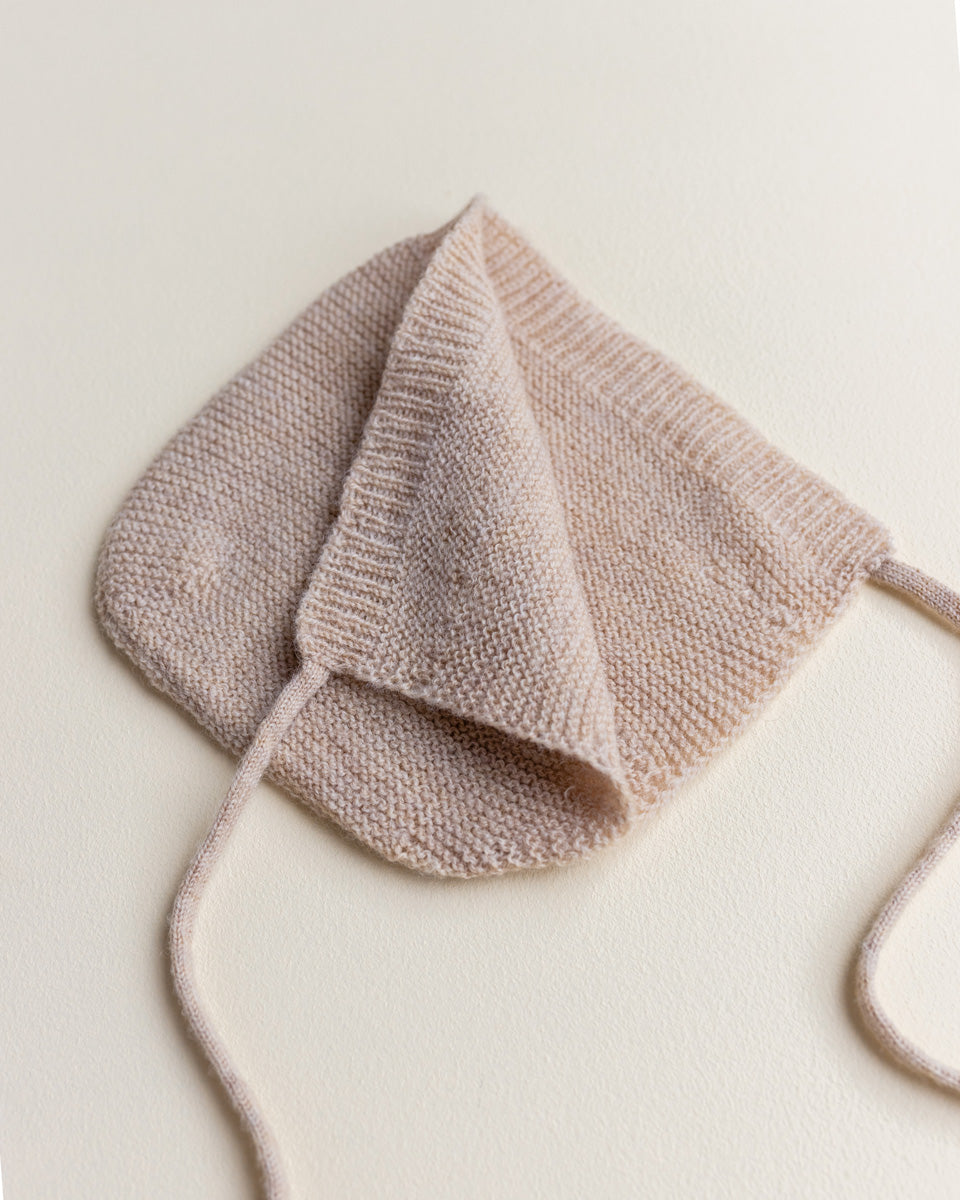 Hvid Newborn Strickmütze Sand