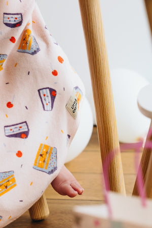 Little Casimir Bib – Boo | Birthday Cake
