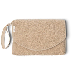 Studio Noos Teddy Wickelunterlage – weiche, faltbare Wickelunterlage aus Teddy-Stoff, tragbar und stilvoll, ideal für unterwegs und Zuhause.