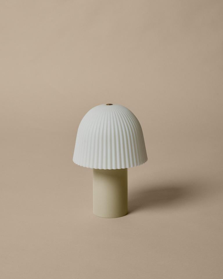 Ferm Living LED Tischlampe "Frill" Cashmere | White