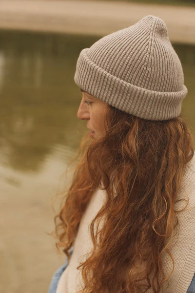 Hvid Adult Beanie "Fonzie" Pebble