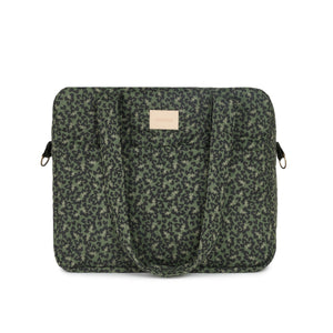 Nobodinoz Kinderwagentasche „Hyde Park“ – Design Forest Yumiko mit buntem Waldmotiv, befestigt am Kinderwagen oder getragen mit Schultergurt