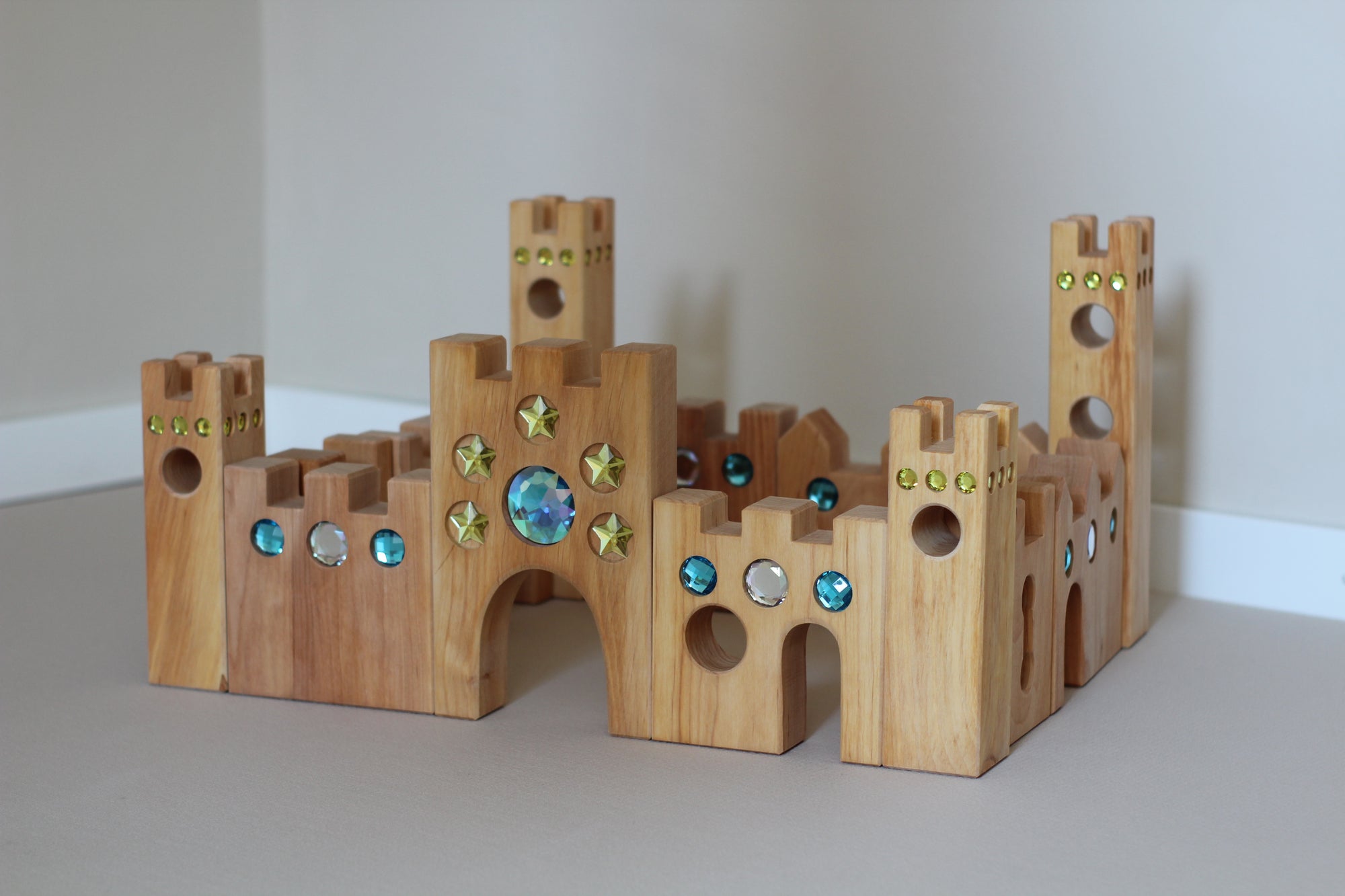 Bauspiel grosses Märchenschloss | 16 Teile