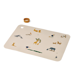 Das Tischset "Jude All together Sandy" von Liewood ist aus 100% Silikon.&nbsp;