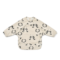 Liewood Merle Printed Cape Bib Panda Sandy, wasserdichtes Ärmellätzchen für Babys