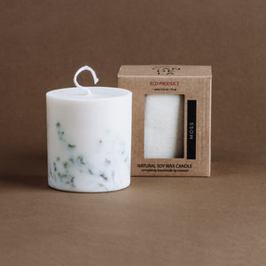 the Munio Soy Wax Scented Candle - Moss