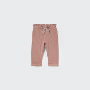 Cozmo Baby-Hose „Sicilia“ in Silver Pink flach liegend mit sichtbarer Schleife