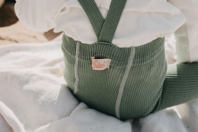 Silly Silas Fusslose Strumpfhose mit Träger | Matcha Oat Latte