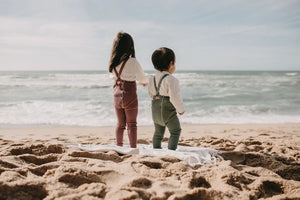 Collant sans pieds Silly Silas avec bretelles | Matcha Latte d'avoine