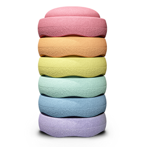 Stapelstein Original Mini Rainbow Pastel Set mit sechs pastellfarbenen Spielelementen zum Stapeln und Balancieren