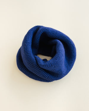 Hvid Schlauchschal Gigi Cobalt Blue aus Merinowolle für Kinder