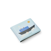 Liewood Waylon Sailing Magic Water Book Sailing Sandy, schwimmendes Badebuch mit Farbwechsel für Babys und Kleinkinder