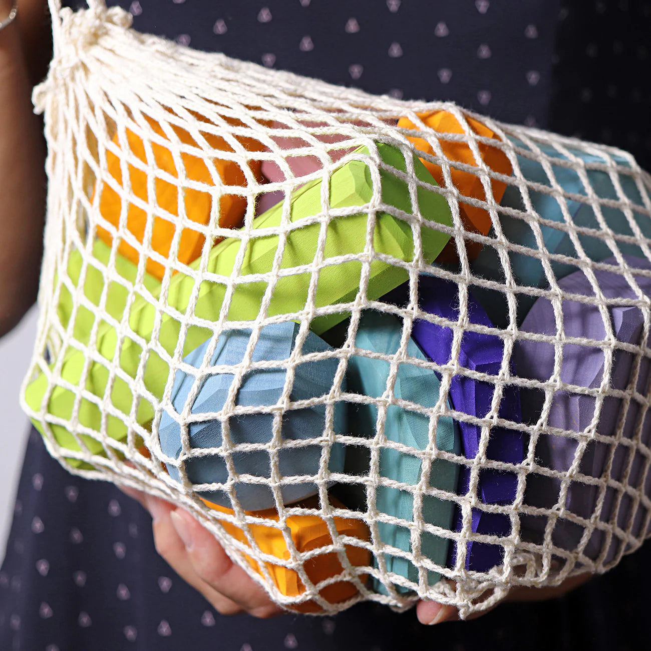 Grimm's 16 Bauklötze | Baumscheiben bunt