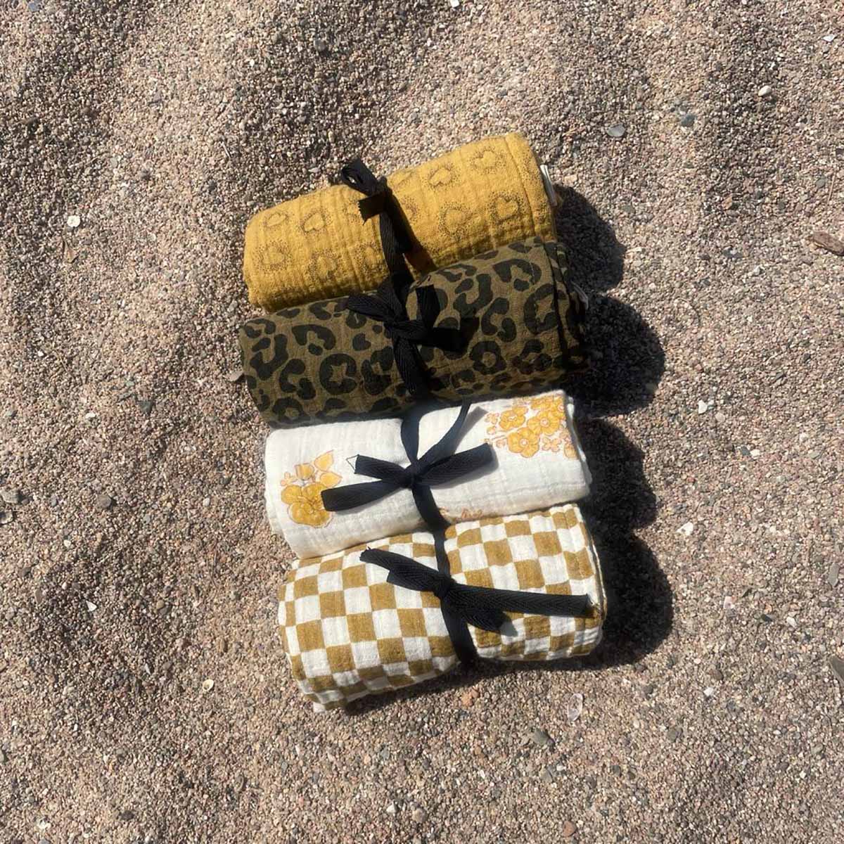 Rose in April Swaddle "Bianca" Leo Olive 110x110