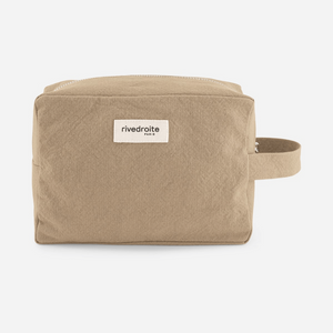 „Rive Droite Tournelles XL Kosmetiktasche – Beige Sand, rechteckige XL-Pouch mit Griff und hochwertigem Stoff“