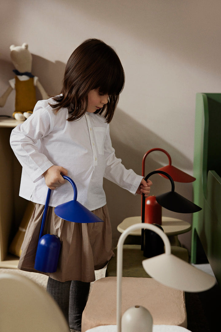 Ferm Living "Arum" Akku Tischleuchte Cashmere