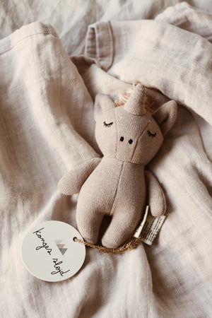 Konges Sløjd Babyrassel Mini Unicorn | Rose Fawn