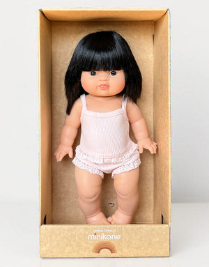 Minikane Gordi Puppe "Jade" 34 cm mit Unterkleid