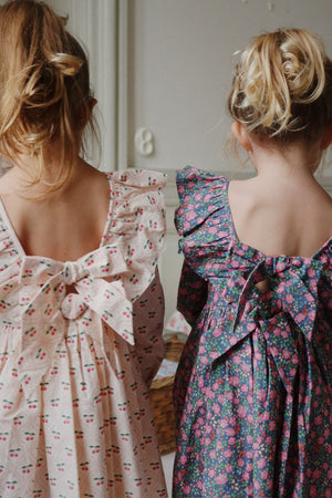 Konges Sløjd Kleid "Cianna" Bow Cherry Pink Motiv
