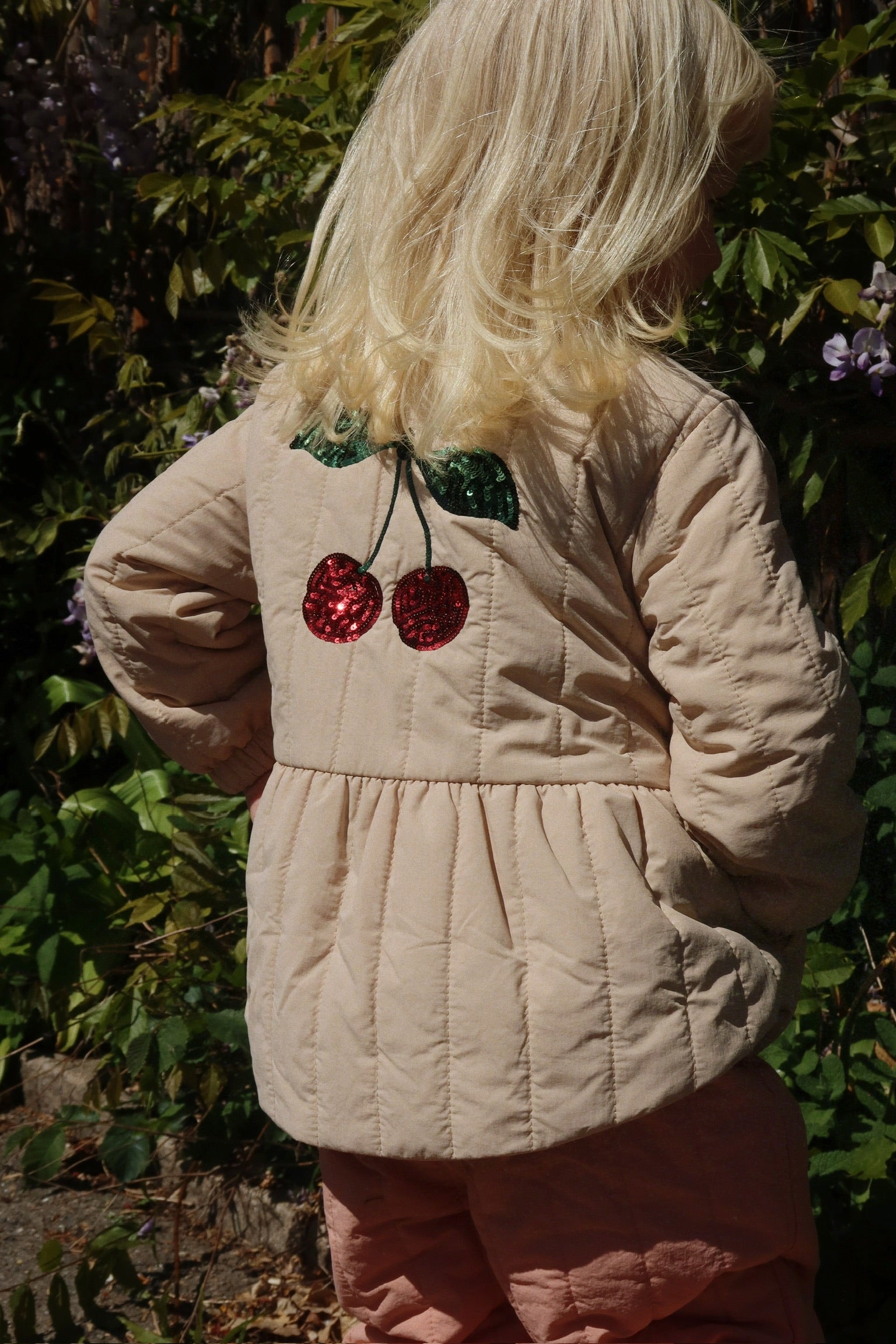 Konges Sløjd Bomberjacke Juna Sequin Smoke Gray, Kinderjacke mit Pailletten-Details, weich & bequem