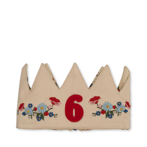 Geburtstagskrone von Konges Sløjd aus Bio-Baumwolle mit Blumen-Design und austauschbaren Filzzahlen von 1 bis 9 – liebevolles Accessoire für Kindergeburtstage.