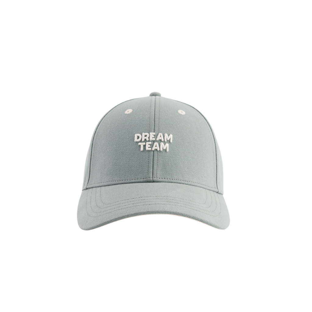 Chamaye Baseball Cap „Dream Team“ in Salbeigrün, Frontansicht, klassisches Design mit gebogenem Schirm