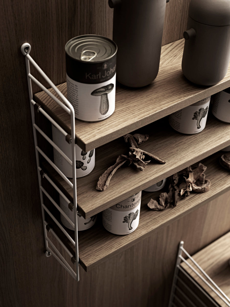 String Furniture Pocket Wandregal Eiche/Weiss