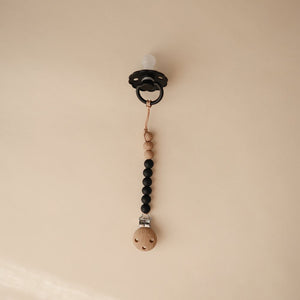 Mushie Dummy Clip | Eva Black