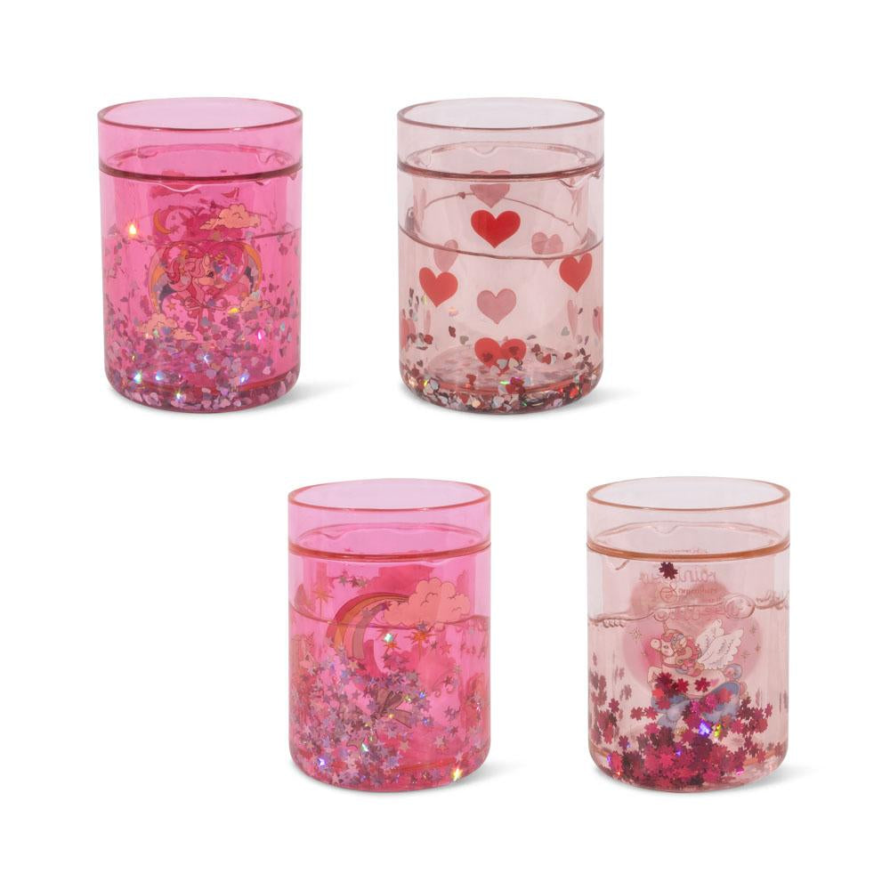 Konges Sløjd Glitzer Becher „Pink Mix“ im 4er Set – schimmernde Kinderbecher in Rosa- und Pinktönen, aus PCTG mit Glitzerfüllung aus destilliertem Wasser und PET-Glitzer.