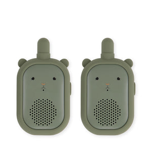 Konges Sløjd Walkie-Talkie Set in Olivine – zwei olivgrüne Kinder-Walkie-Talkies im minimalistischen Design