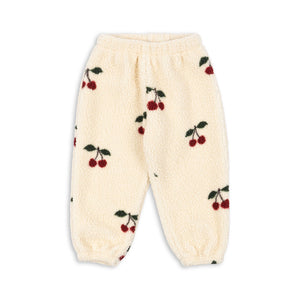 „Konges Sløjd Fleecehose Jody in Creme mit Kirschmuster – Modell Ma Grande Cerise, weich und kuschelig für Kinder“