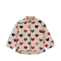 „Konges Sløjd Winterjacke 'Frill' in Bon Coeur Colore – warme Kinderjacke mit Herzchen-Print.
