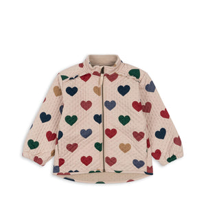 „Konges Sløjd Winterjacke 'Frill' in Bon Coeur Colore – warme Kinderjacke mit Herzchen-Print.
