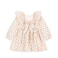 Konges Sløjd Kinderkleid „Cianna“ mit Bow Cherry Pink Print – luftiges Sommerkleid aus Bio-Baumwolle mit Kirsch- und Schleifenmuster