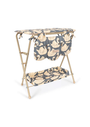 Konges Sløjd Puppen-Wickeltisch – DOLL CHANGING TABLE | Swan