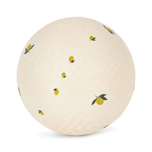 Konges Sløjd Wasserball Lemon AOP mit Zitronen-Allover-Print aus Gummi